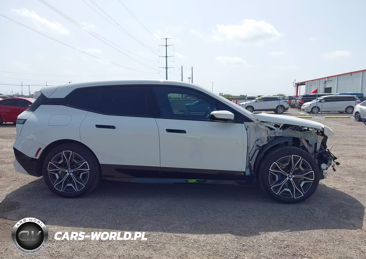 2023 BMW Ix xDrive50 VIN:WB523CF0XPCM24038 - 14
