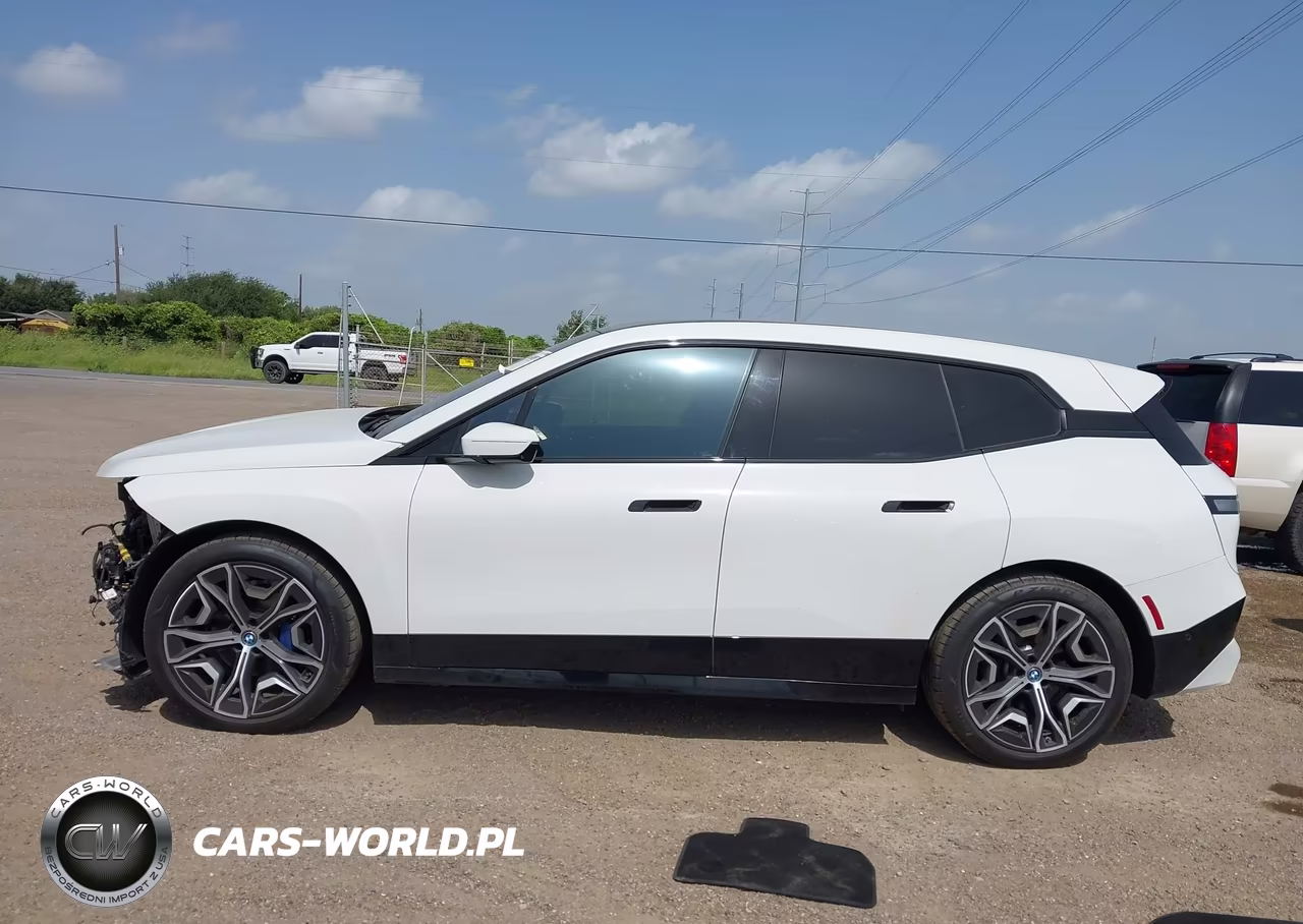 2023 BMW Ix xDrive50 VIN:WB523CF0XPCM24038 - 15
