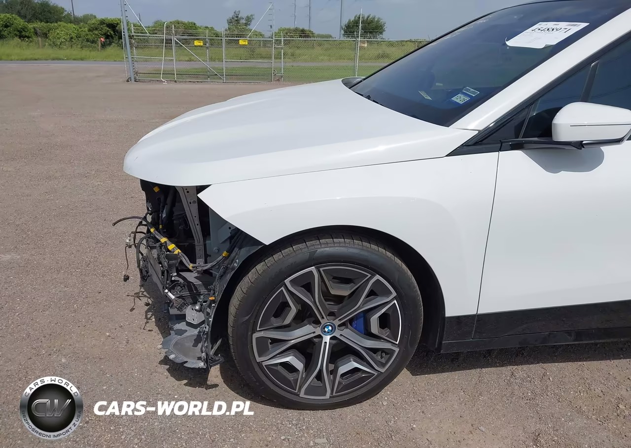 2023 BMW Ix xDrive50 VIN:WB523CF0XPCM24038 - 6