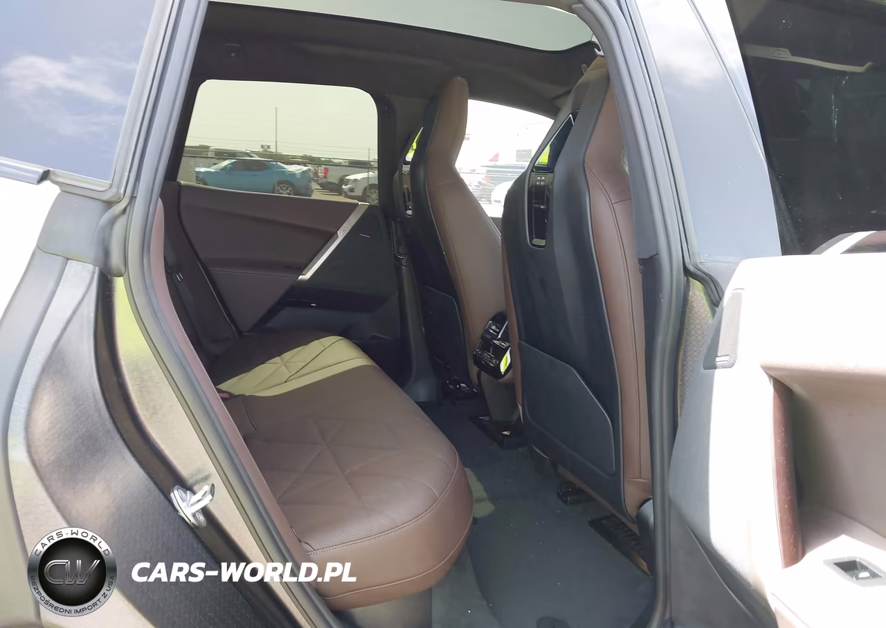 2023 BMW Ix xDrive50 VIN:WB523CF0XPCM24038 - 8