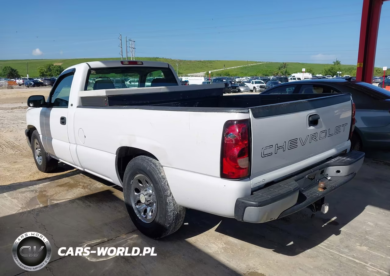 2004 Chevrolet Silverado 1500 Work Truck VIN:1GCEC14V04Z180512 - 3