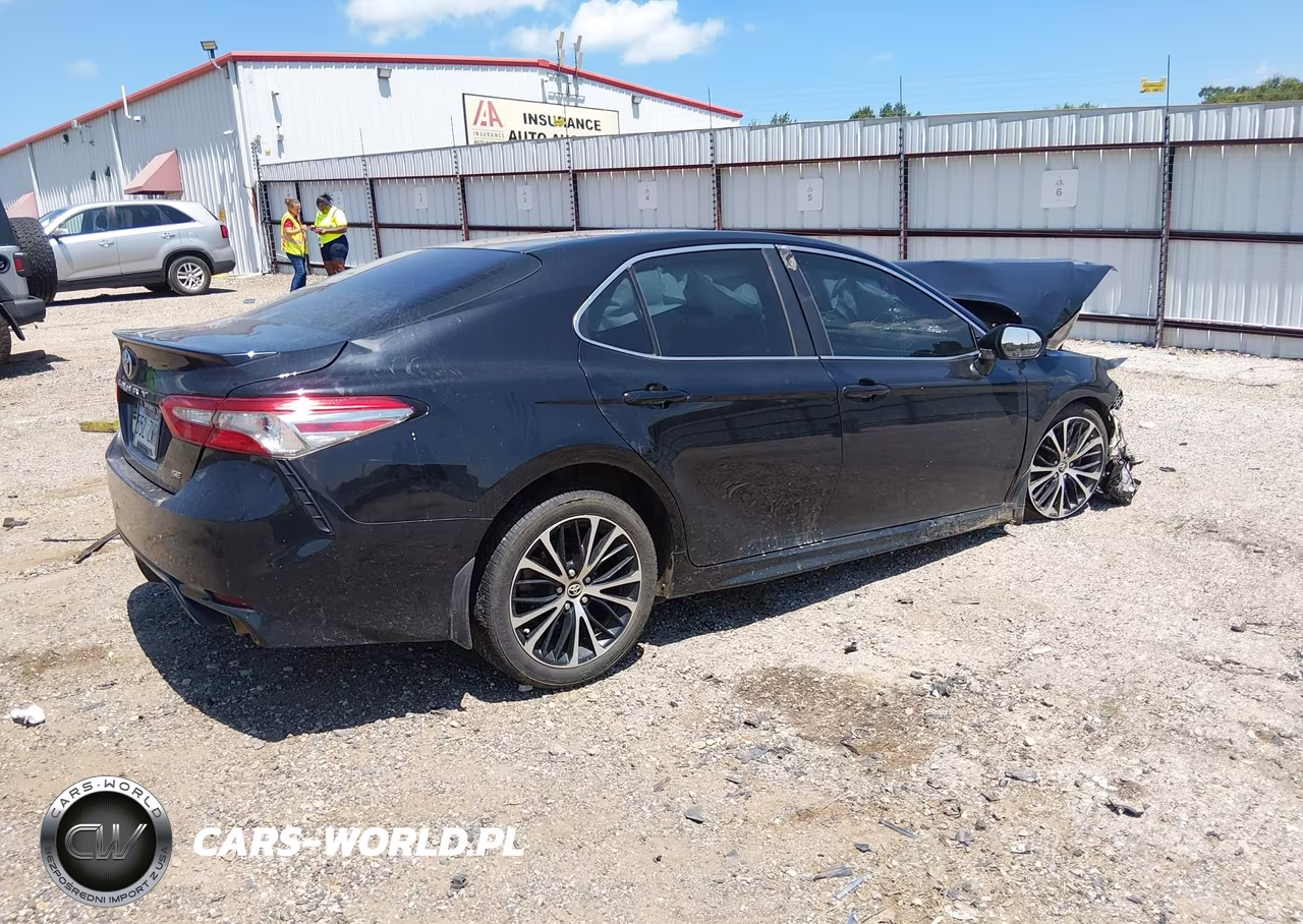 2018 Toyota Camry Se VIN:4T1B11HK9JU672839 - 4