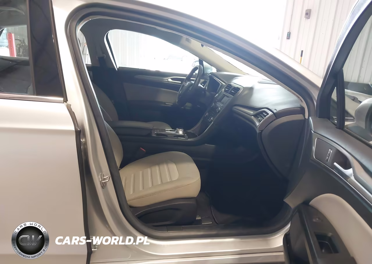 2018 Ford Fusion Hybrid S VIN:3FA6P0UU0JR243608 - 5