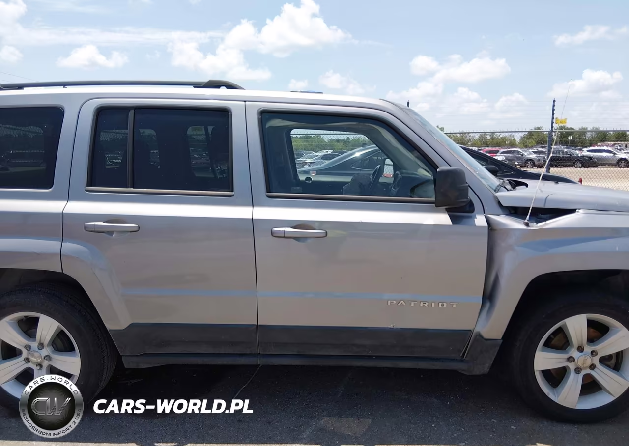 2015 Jeep Patriot Latitude VIN:1C4NJPFB6FD219373 - 13