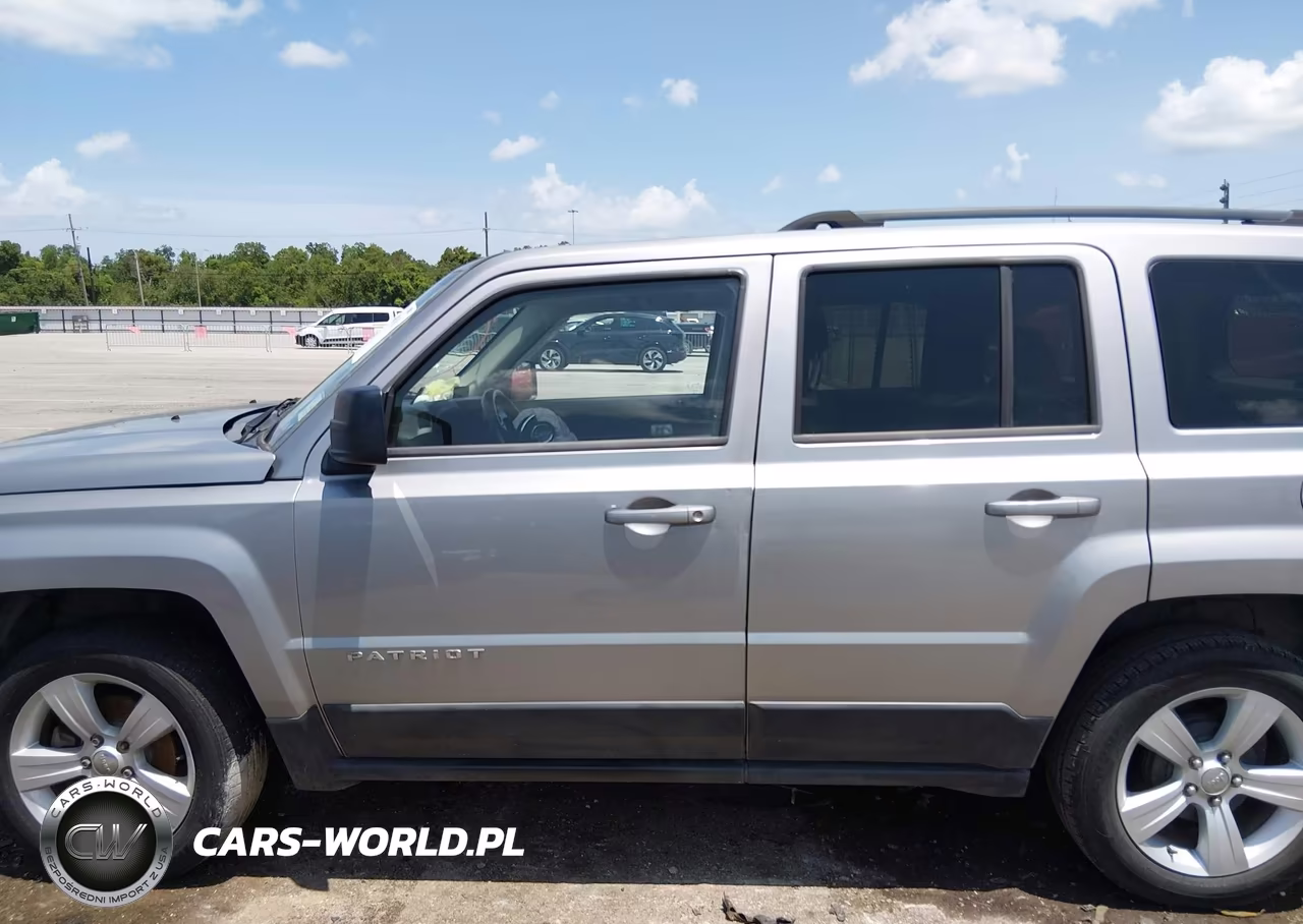 2015 Jeep Patriot Latitude VIN:1C4NJPFB6FD219373 - 14