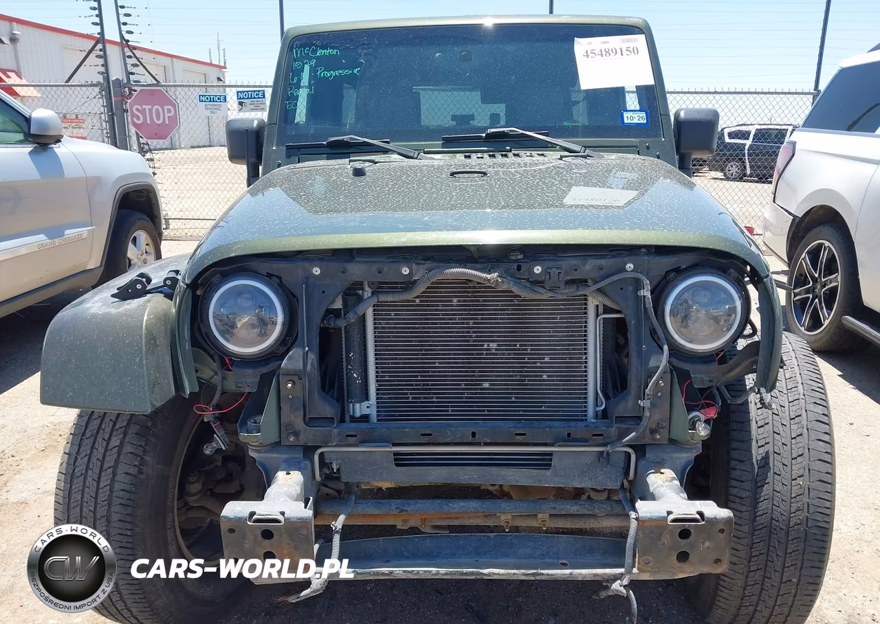 2008 Jeep Wrangler Unlimited Sahara VIN:1J4GA59168L623647 - 6