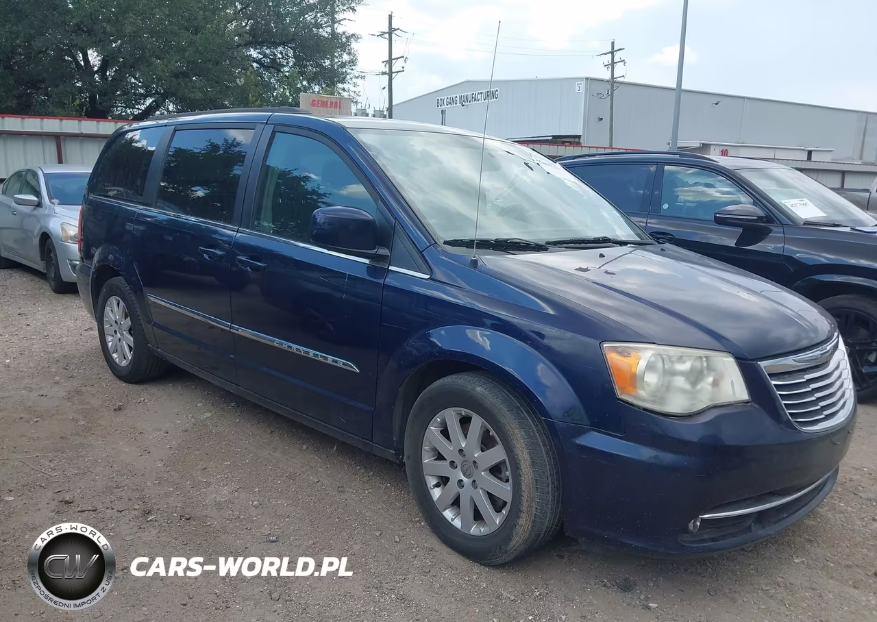 2013 Chrysler Town & Country Touring – zdjęcie 1 z 11