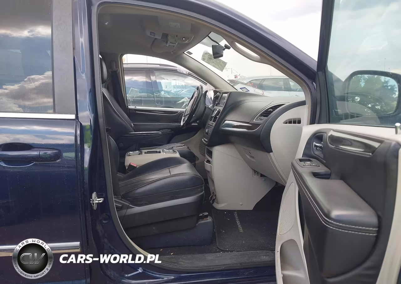 2013 Chrysler Town & Country Touring VIN:2C4RC1BGXDR690978 - 5