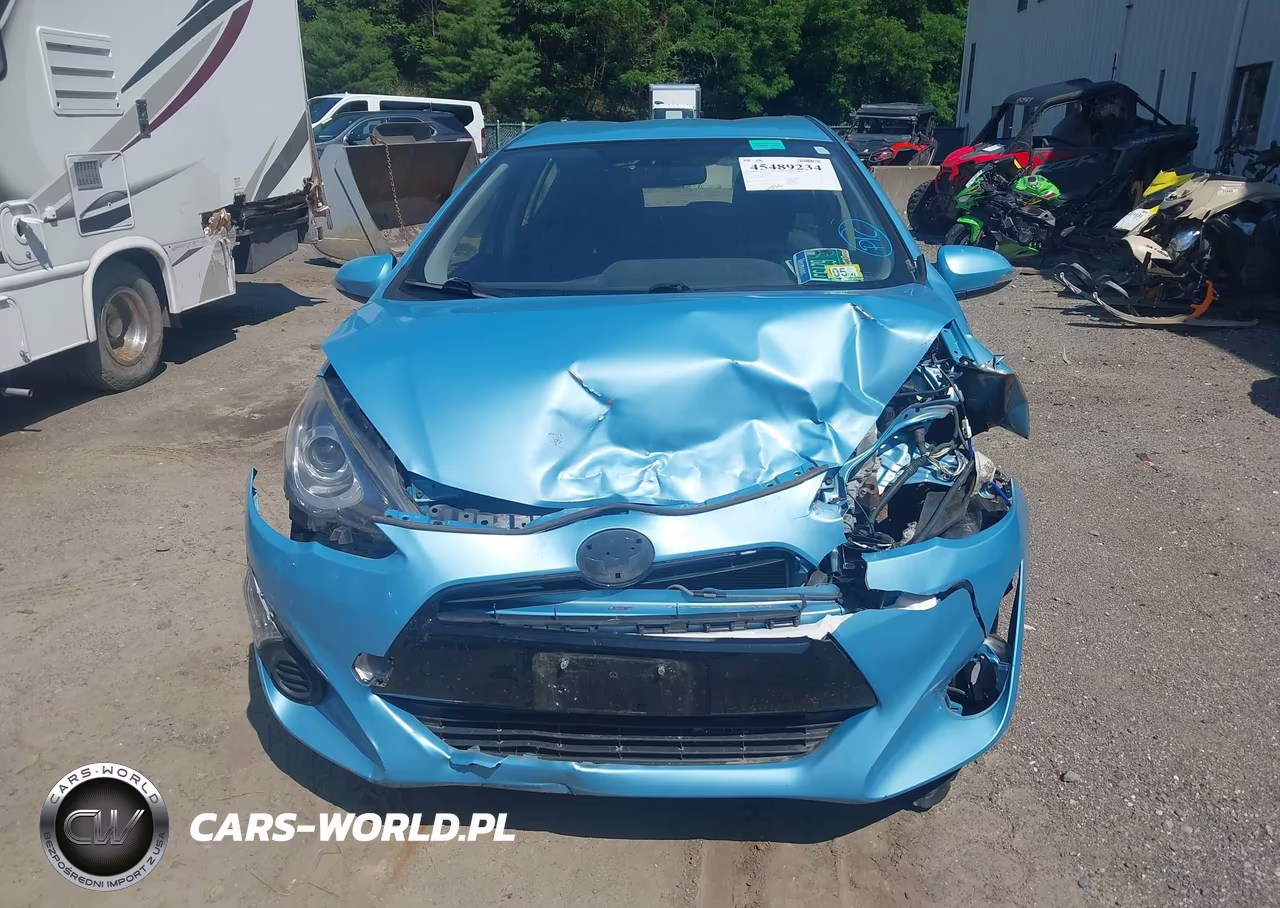 2015 Toyota Prius C Two VIN:JTDKDTB34F1111708 - 13