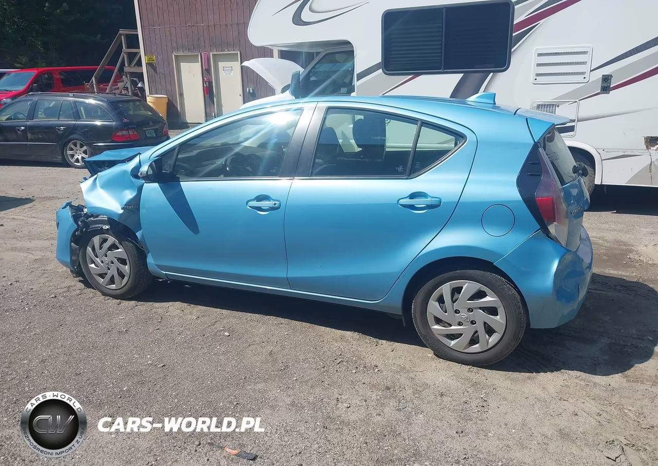 2015 Toyota Prius C Two VIN:JTDKDTB34F1111708 - 15