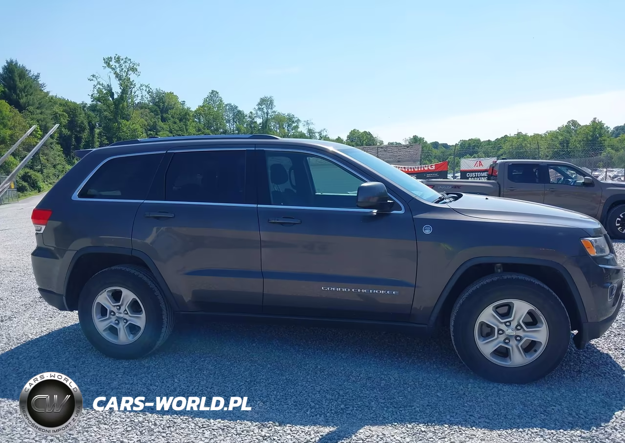 2016 Jeep Grand Cherokee Laredo VIN:1C4RJFAG8GC461023 - 13