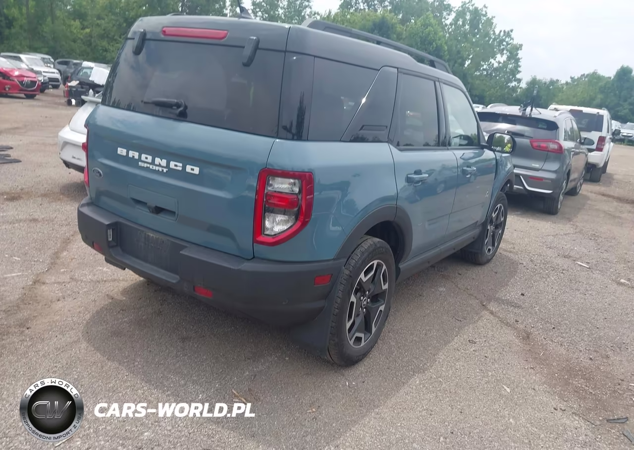 2021 Ford Bronco Sport Outer Banks VIN:3FMCR9C6XMRA79766 - 4