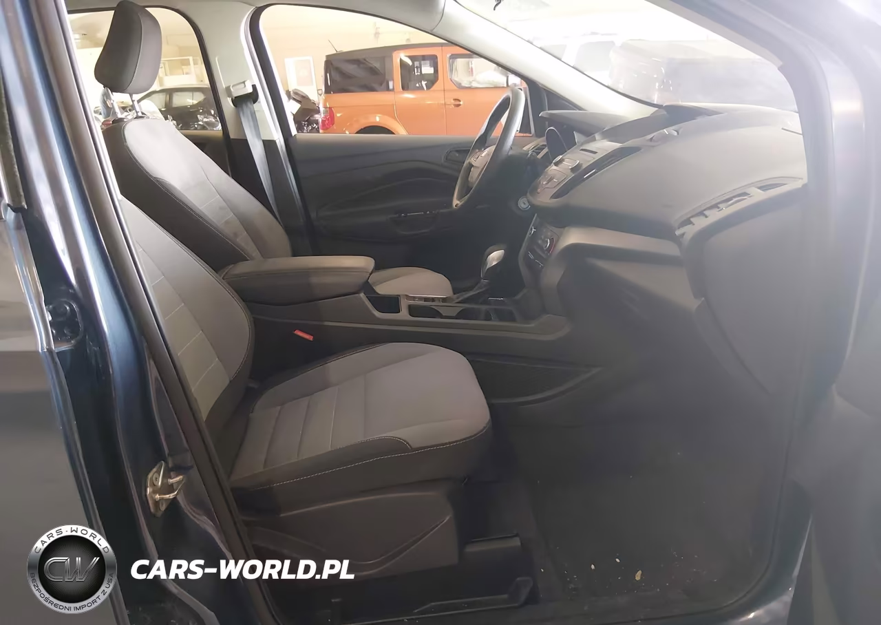 2018 Ford Escape S VIN:1FMCU0F72JUC26519 - 5
