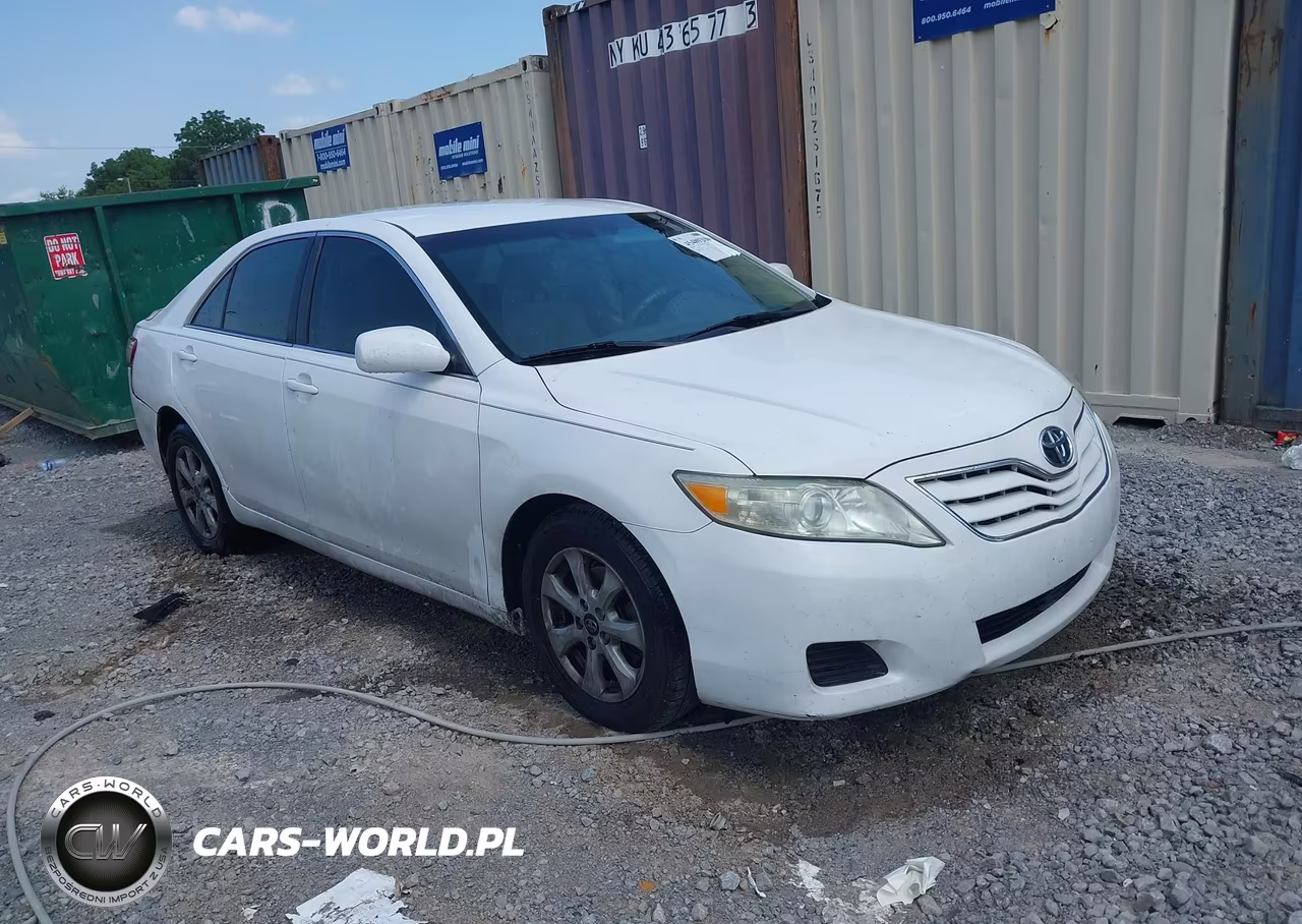 2011 Toyota Camry Le – zdjęcie 1 z 11
