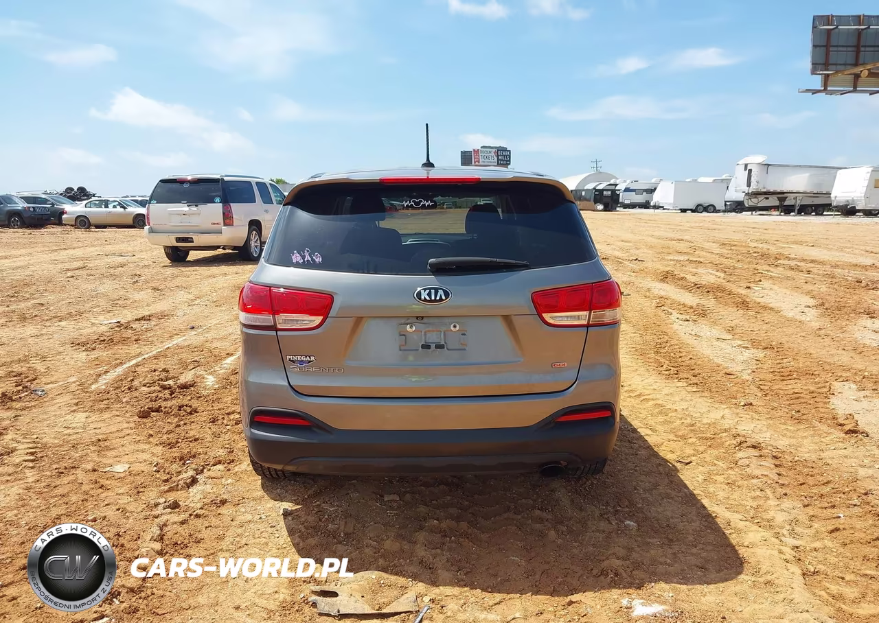2018 Kia Sorento 2.4L L VIN:5XYPG4A38JG382686 - 16