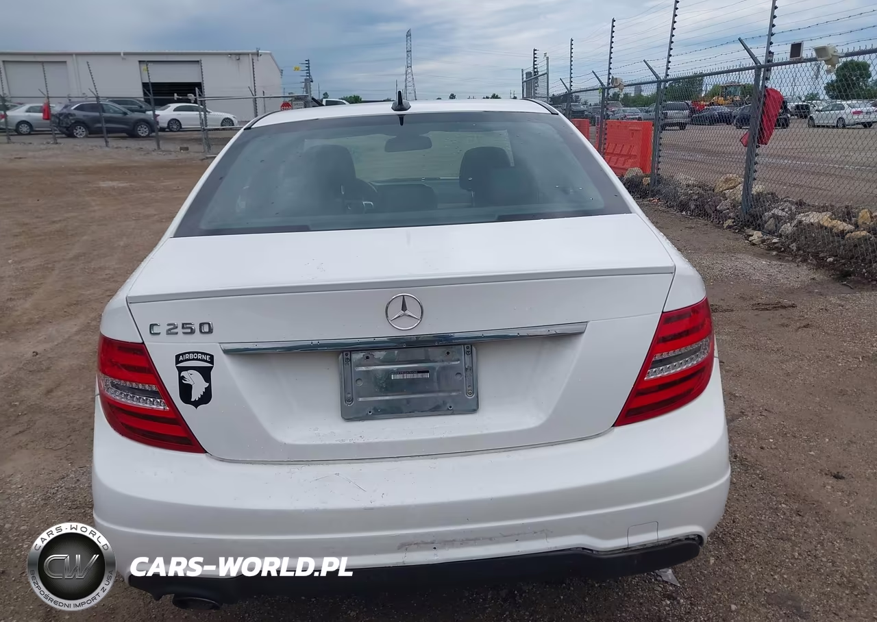 2013 Mercedes-Benz C 250 Sport VIN:WDDGF4HB2DA769065 - 16