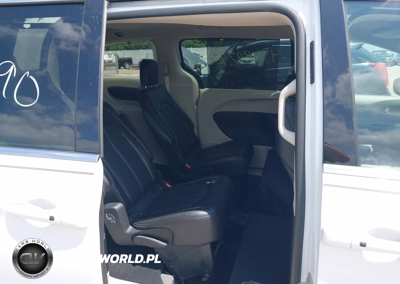 2023 Chrysler Pacifica Touring L VIN:2C4RC1BG8PR508571 - 8