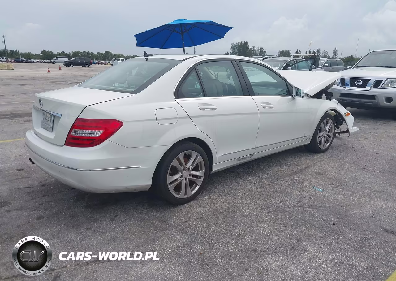 2012 Mercedes-Benz C 250 Luxury-Sport VIN:WDDGF4HB0CA633726 - 4