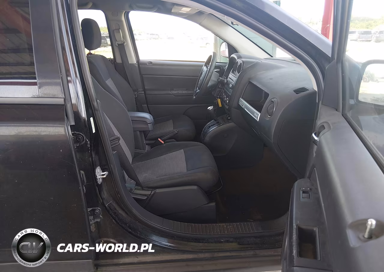 2014 Jeep Compass Sport VIN:1C4NJCBA6ED779057 - 5