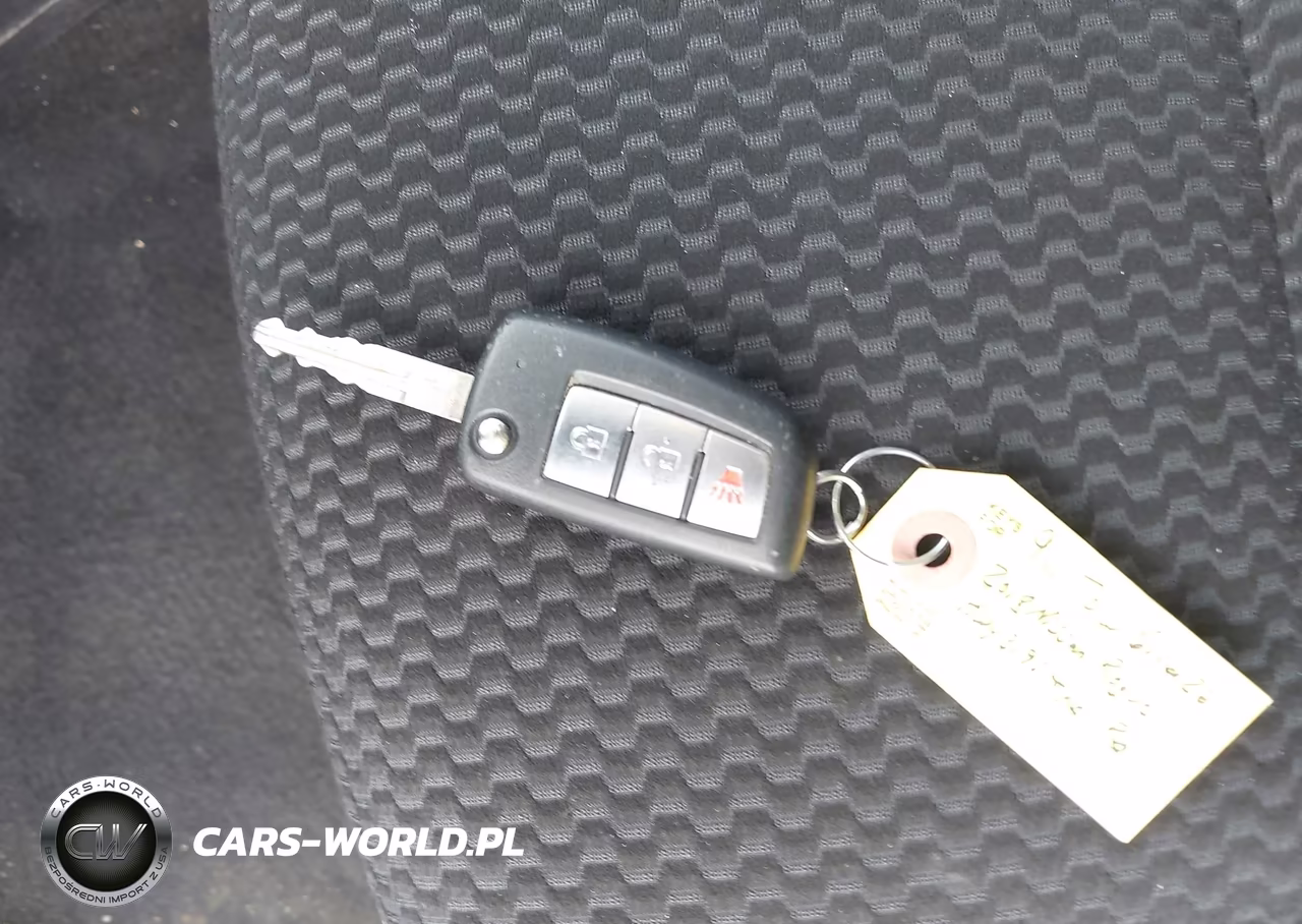 2018 Nissan Rogue Sport S VIN:JN1BJ1CP0JW107555 - 11