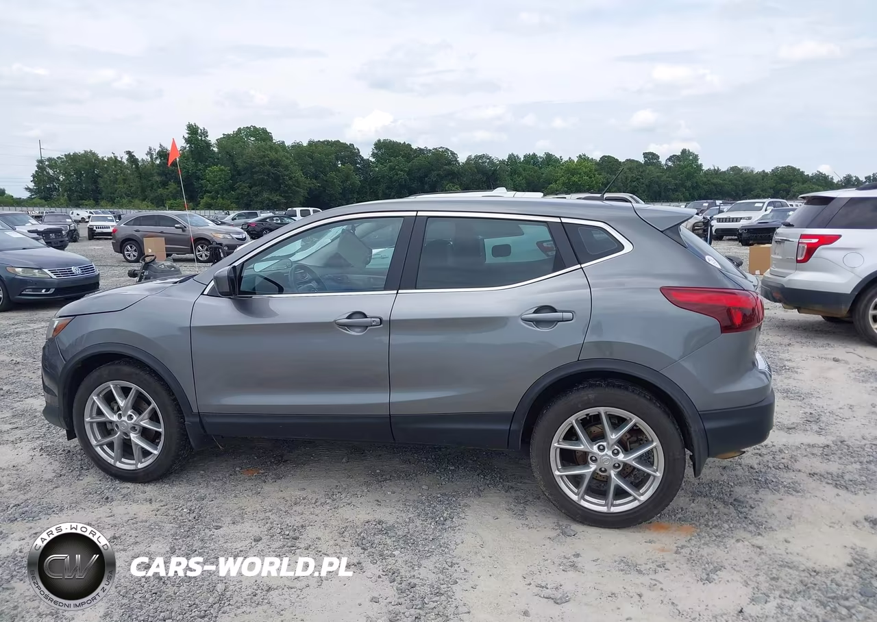 2018 Nissan Rogue Sport S VIN:JN1BJ1CP0JW107555 - 14