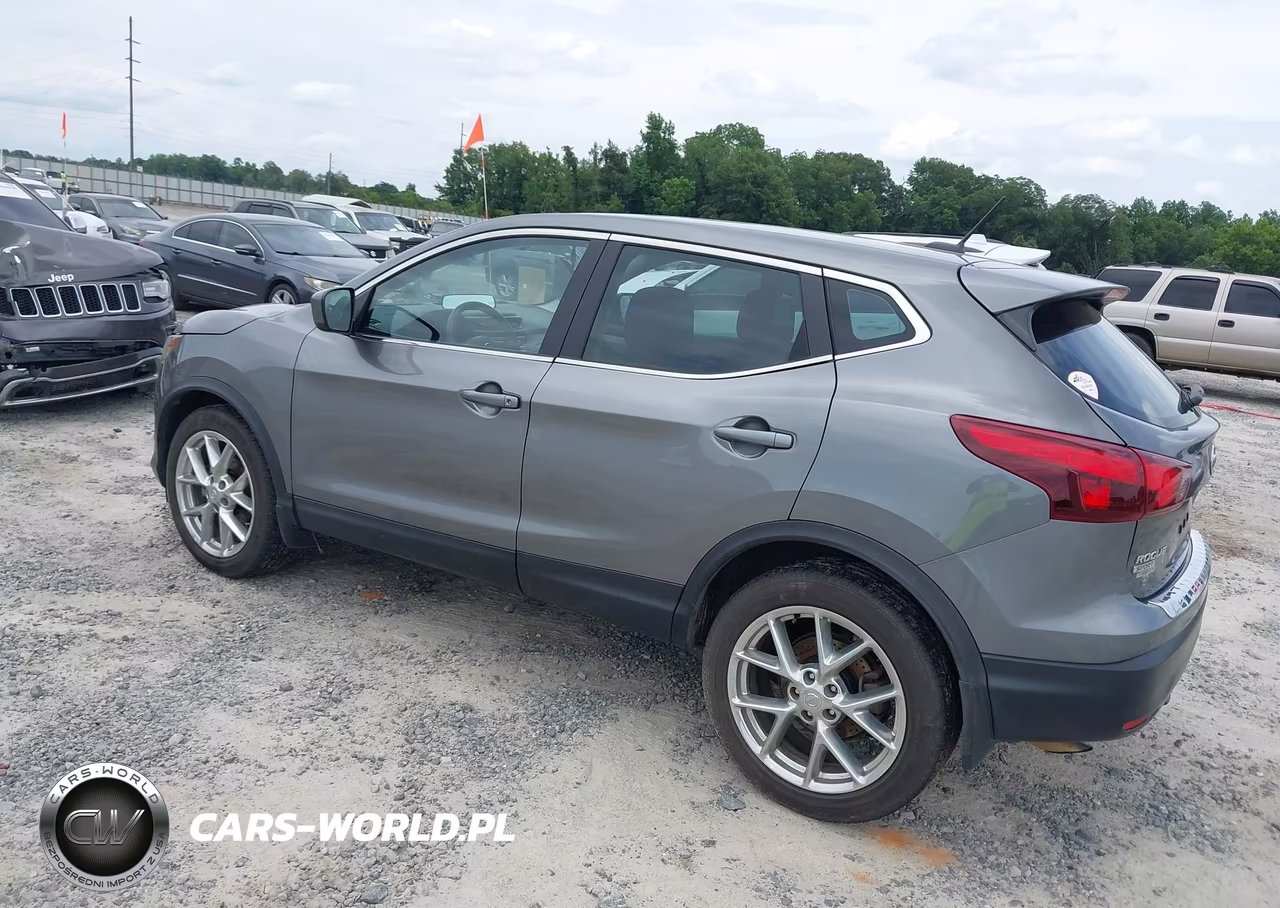 2018 Nissan Rogue Sport S VIN:JN1BJ1CP0JW107555 - 3