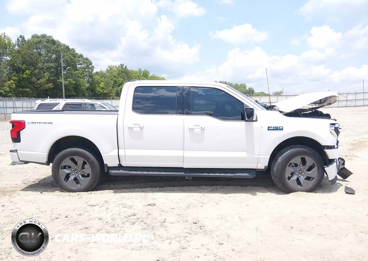 2024 Ford F-150 Lightning Lariat VIN:1FT6W5L75RWG26068 - 13