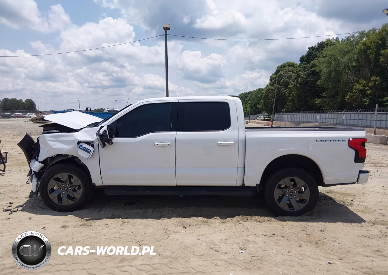 2024 Ford F-150 Lightning Lariat VIN:1FT6W5L75RWG26068 - 14
