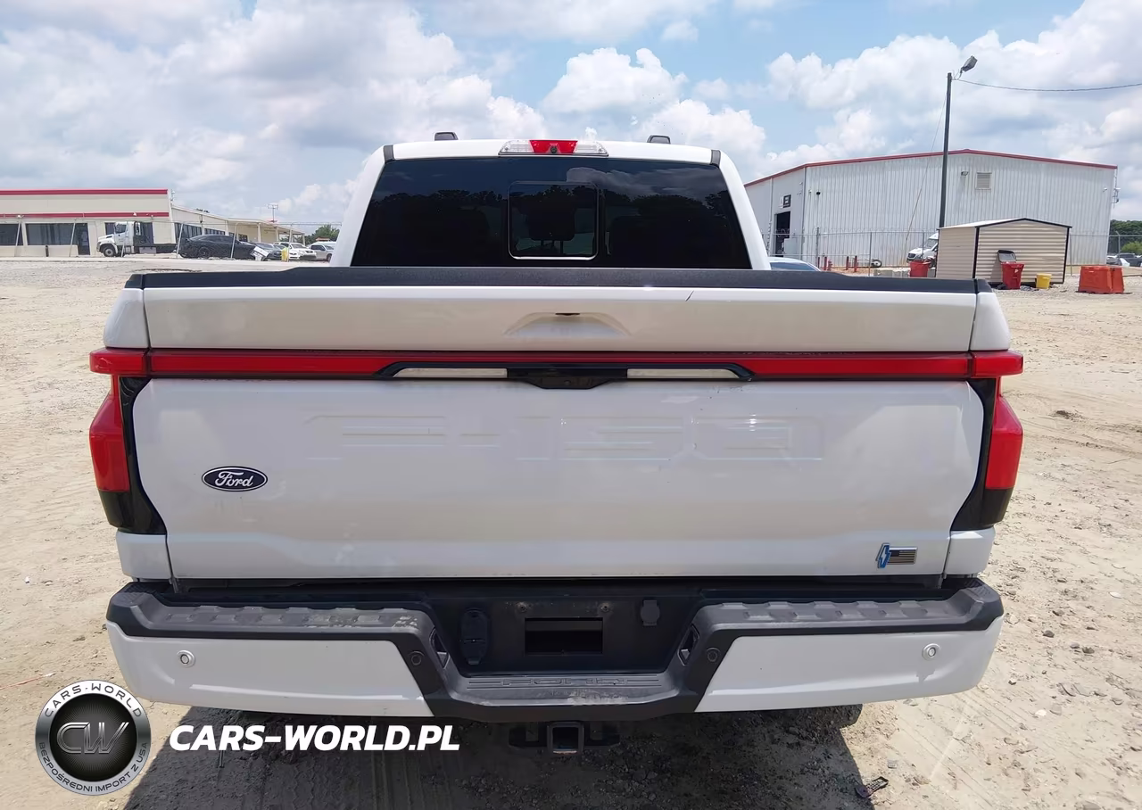 2024 Ford F-150 Lightning Lariat VIN:1FT6W5L75RWG26068 - 16