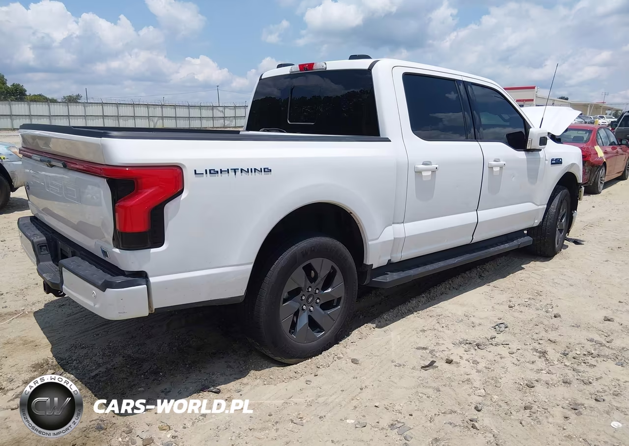2024 Ford F-150 Lightning Lariat VIN:1FT6W5L75RWG26068 - 4