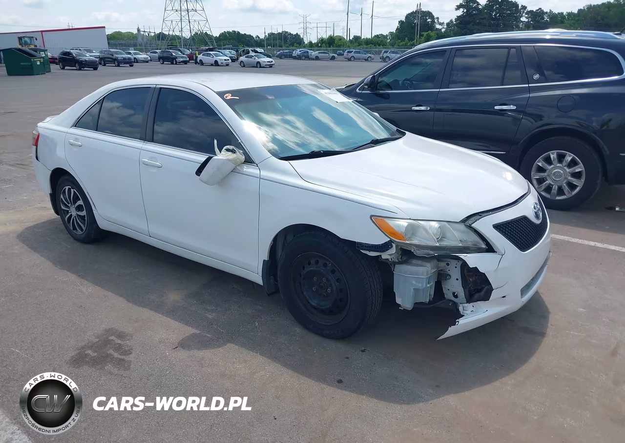 2009 Toyota Camry Le – zdjęcie 1 z 14