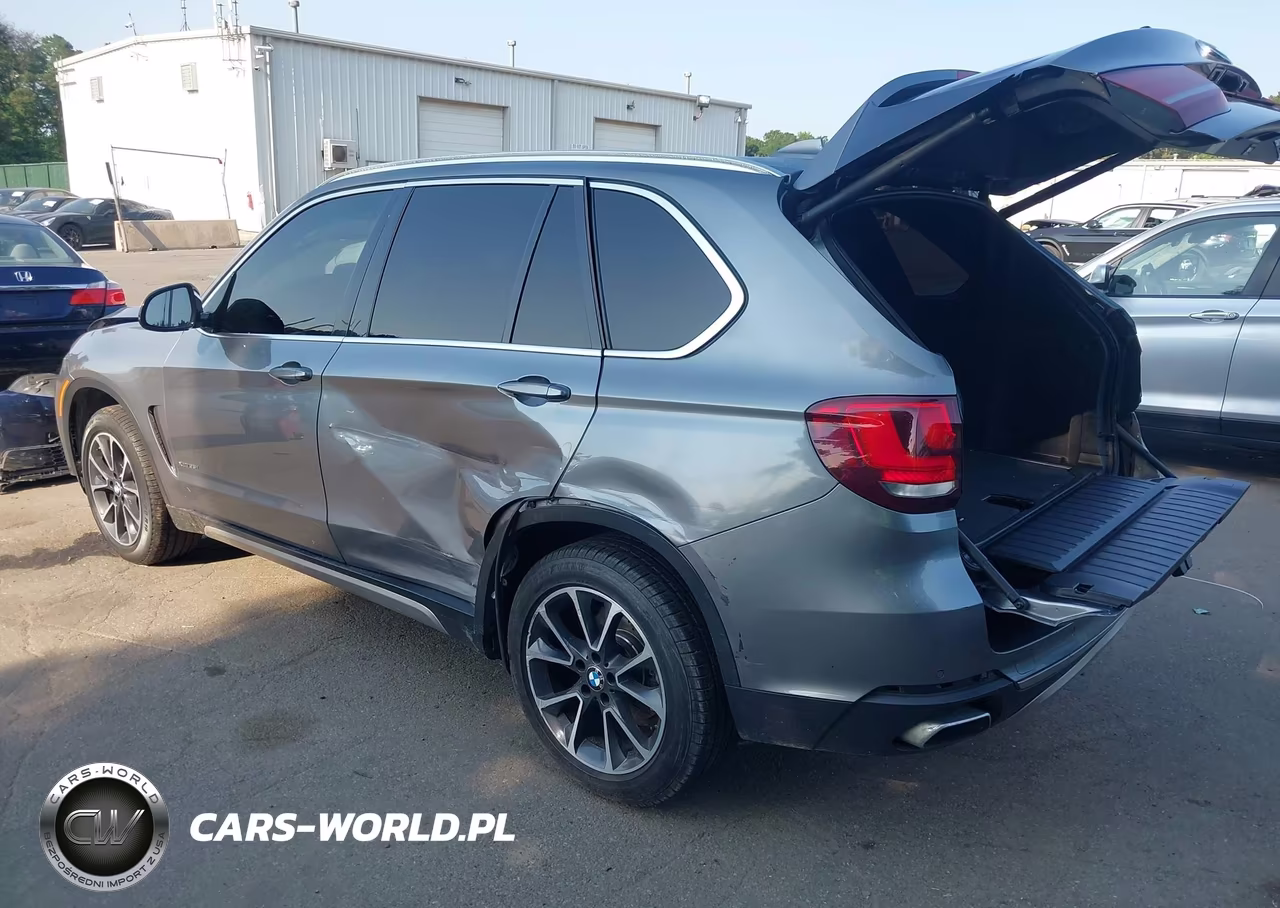 2018 BMW X5 xDrive35I VIN:5UXKR0C58J0Y01765 - 3