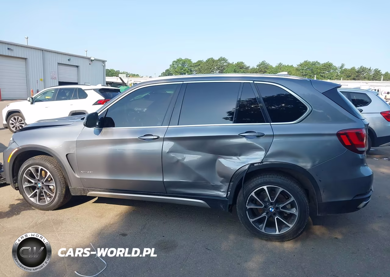 2018 BMW X5 xDrive35I VIN:5UXKR0C58J0Y01765 - 6