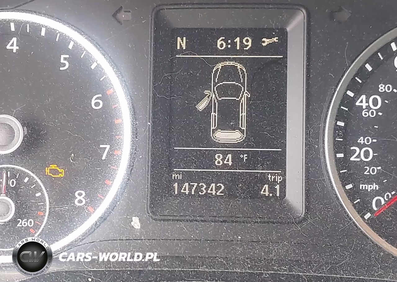 2015 Volkswagen Tiguan S VIN:WVGAV7AX2FW559979 - 15