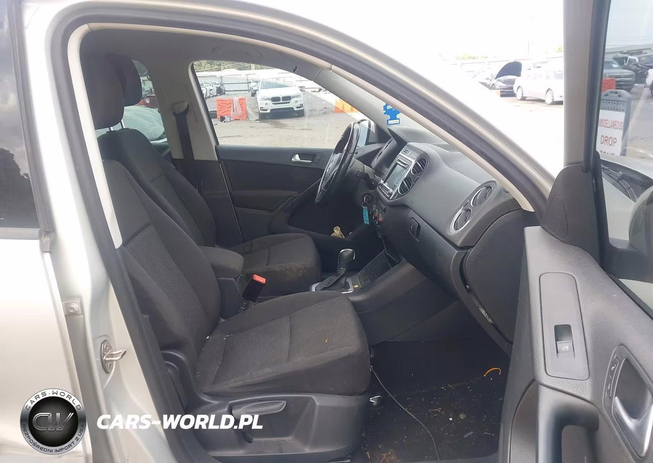 2015 Volkswagen Tiguan S VIN:WVGAV7AX2FW559979 - 5