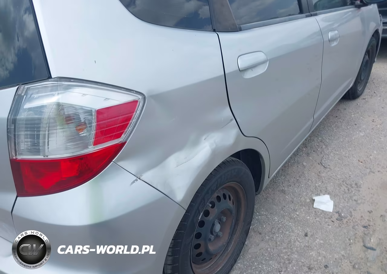 2012 Honda Fit VIN:JHMGE8H33CC003957 - 12
