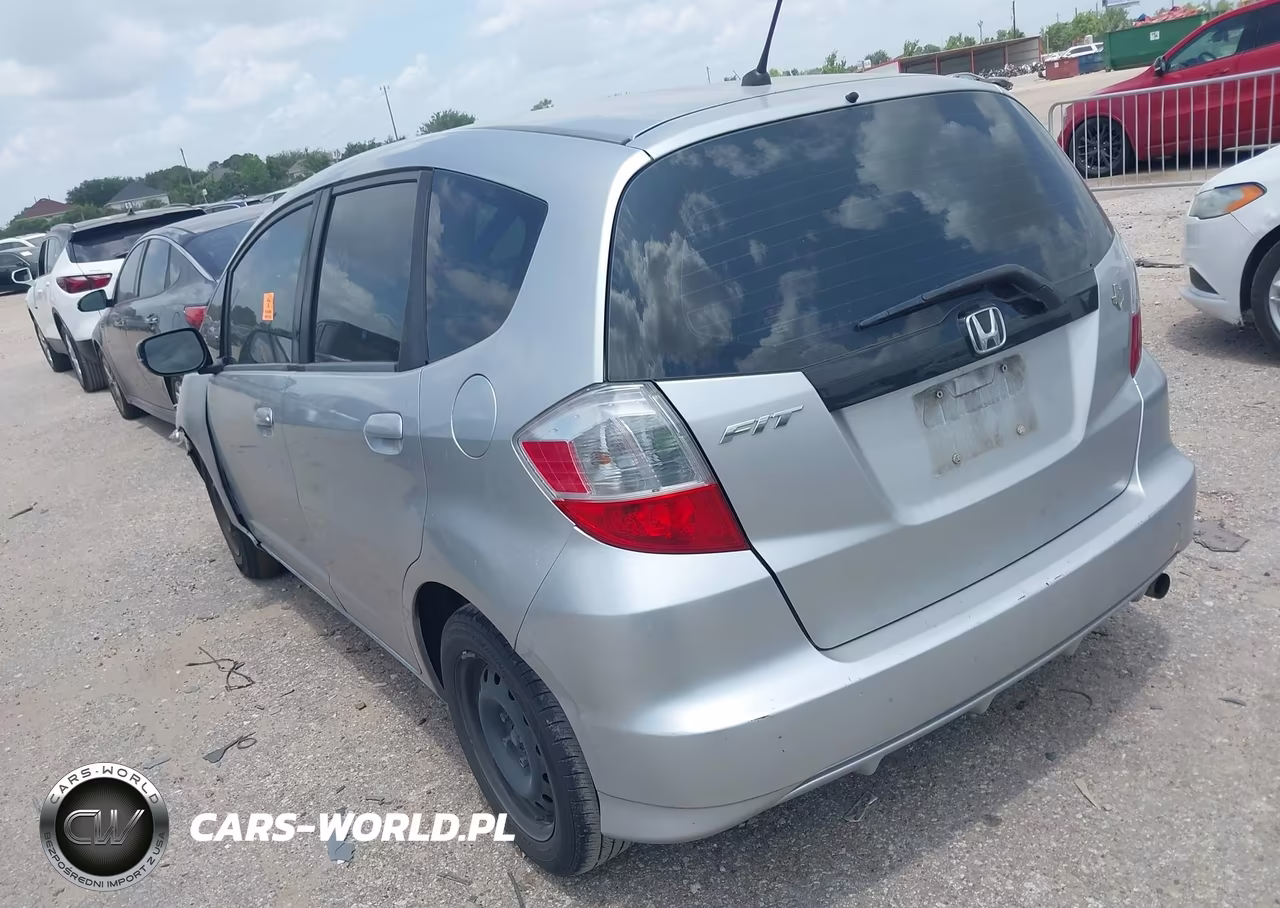 2012 Honda Fit VIN:JHMGE8H33CC003957 - 3