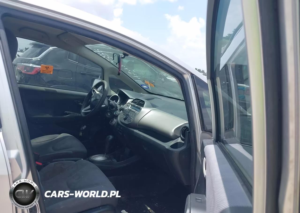 2012 Honda Fit VIN:JHMGE8H33CC003957 - 5