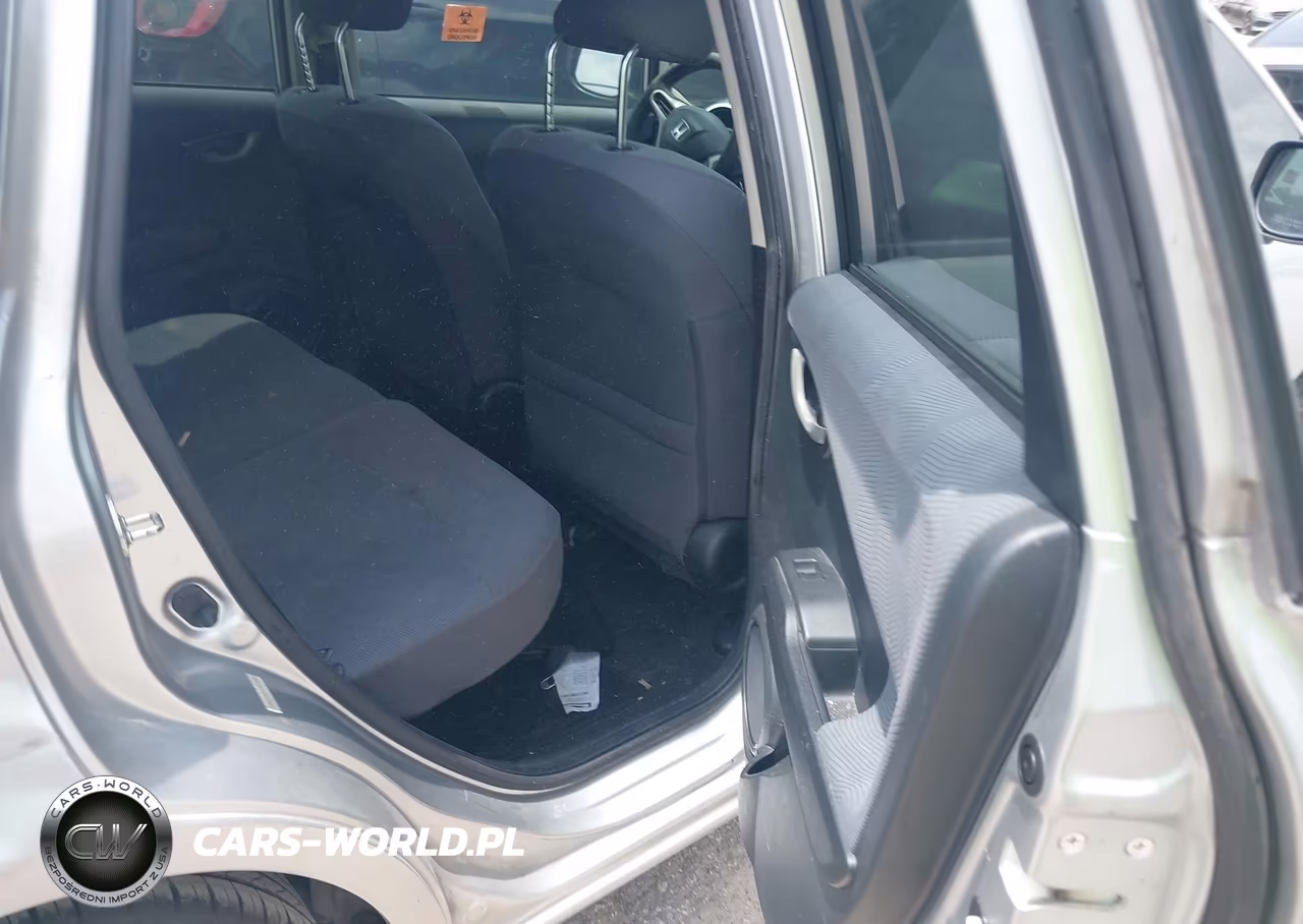 2012 Honda Fit VIN:JHMGE8H33CC003957 - 8
