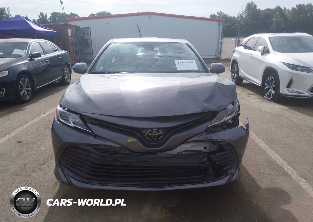 2020 Toyota Camry Le VIN:4T1C11AKXLU937835 - 12