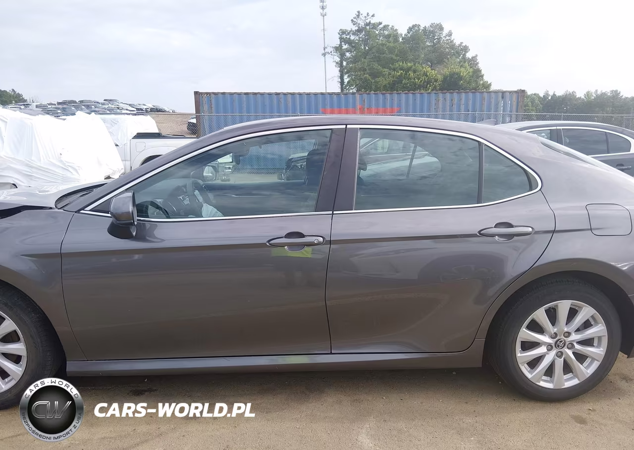 2020 Toyota Camry Le VIN:4T1C11AKXLU937835 - 14
