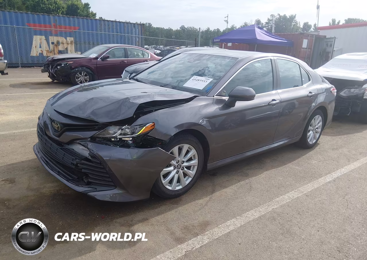 2020 Toyota Camry Le VIN:4T1C11AKXLU937835 - 2