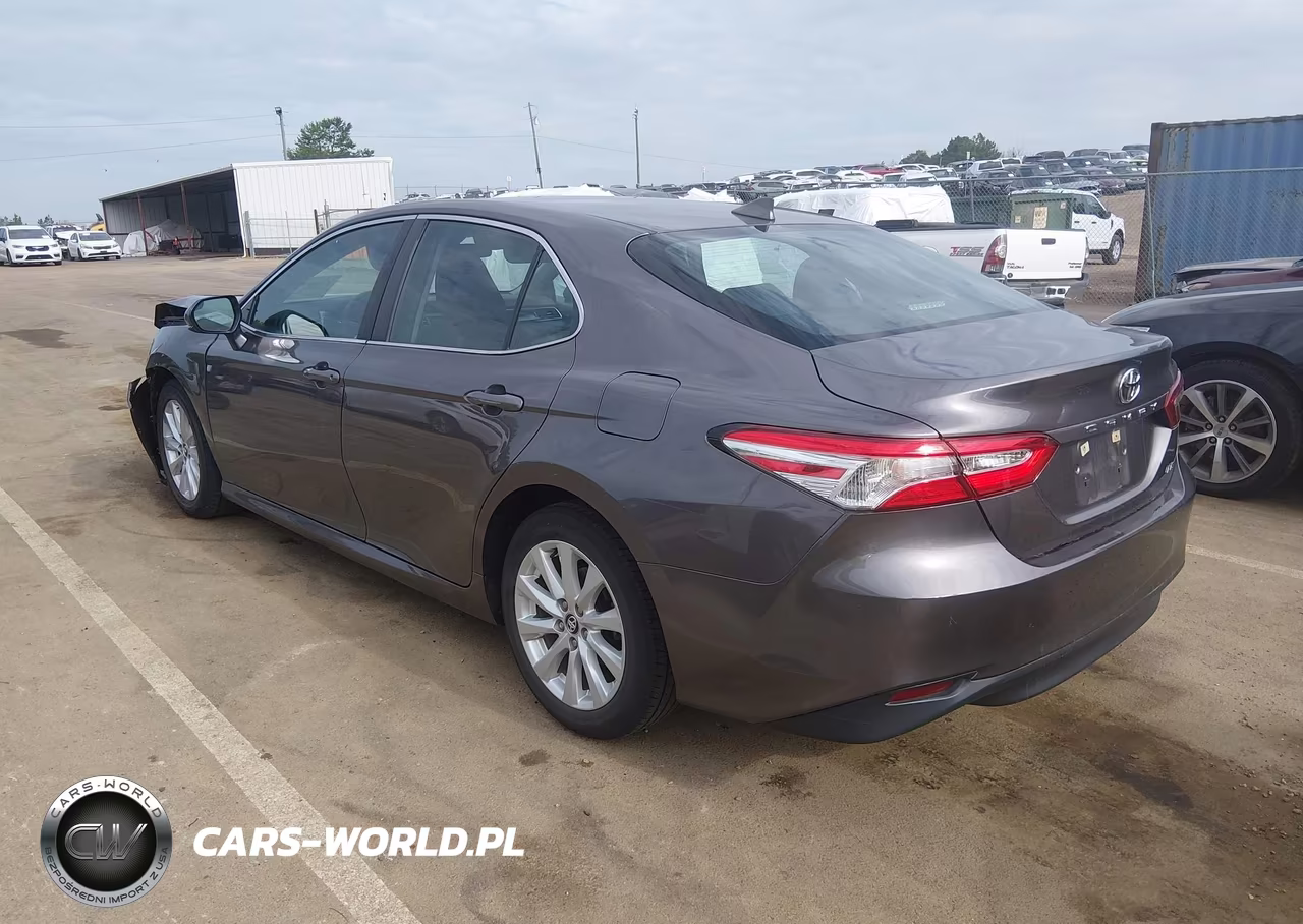 2020 Toyota Camry Le VIN:4T1C11AKXLU937835 - 3