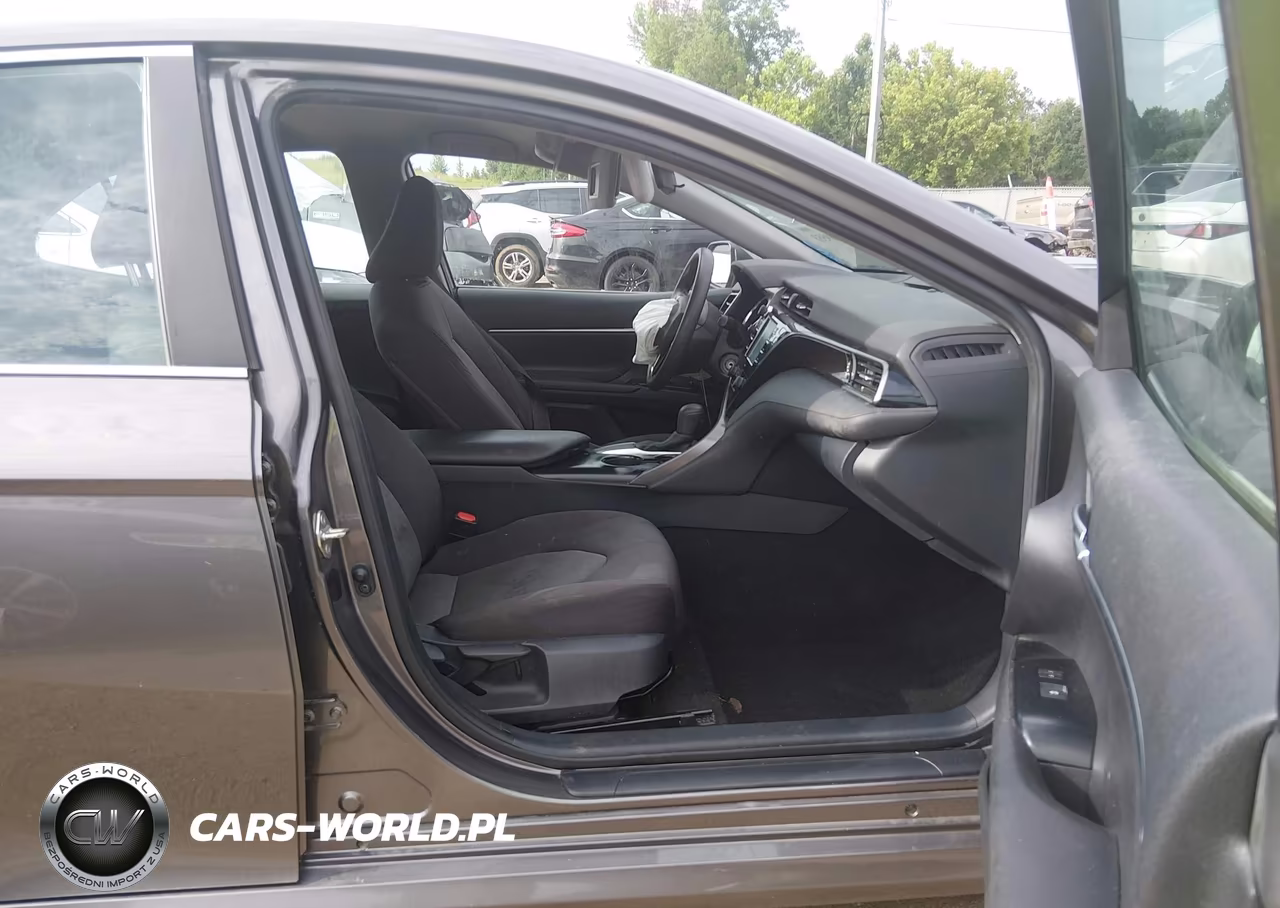 2020 Toyota Camry Le VIN:4T1C11AKXLU937835 - 5