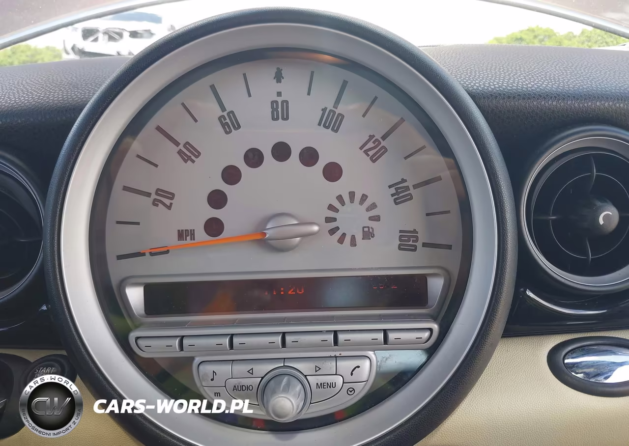 2010 Mini Cooper S Clubman VIN:WMWMM3C52ATZ33216 - 12