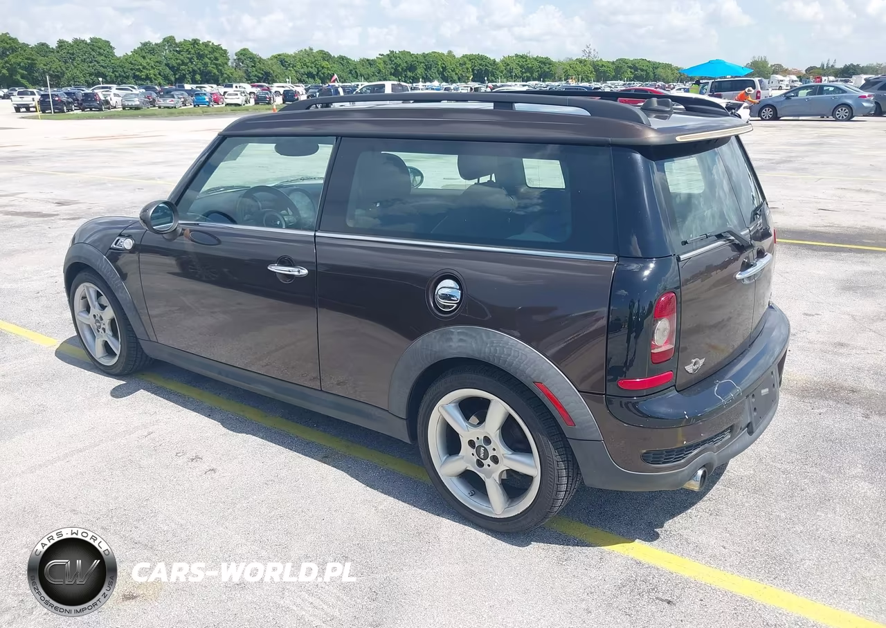2010 Mini Cooper S Clubman VIN:WMWMM3C52ATZ33216 - 3