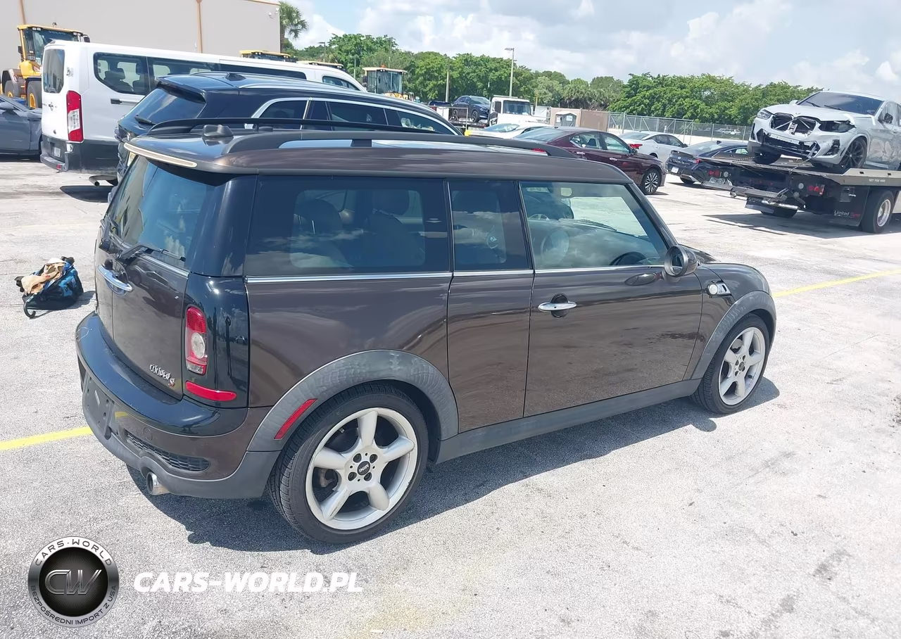 2010 Mini Cooper S Clubman VIN:WMWMM3C52ATZ33216 - 4