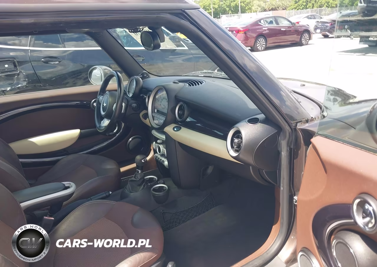 2010 Mini Cooper S Clubman VIN:WMWMM3C52ATZ33216 - 5