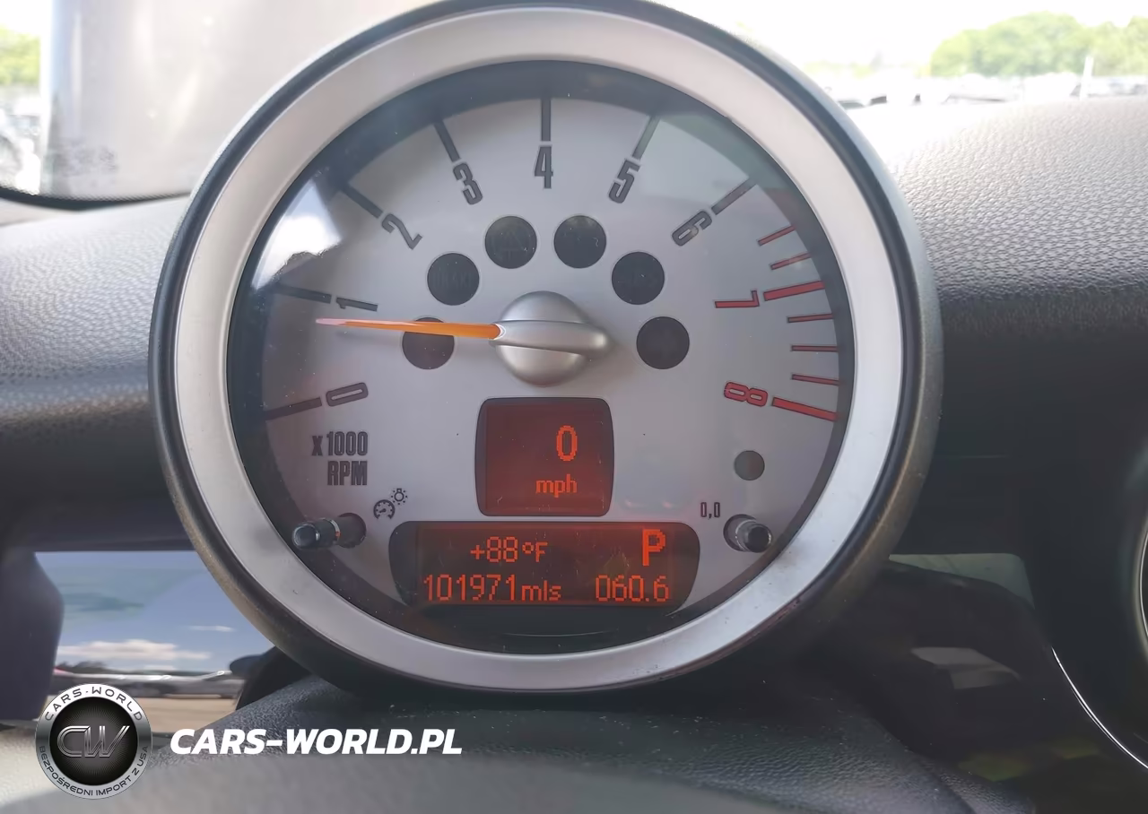 2010 Mini Cooper S Clubman VIN:WMWMM3C52ATZ33216 - 7