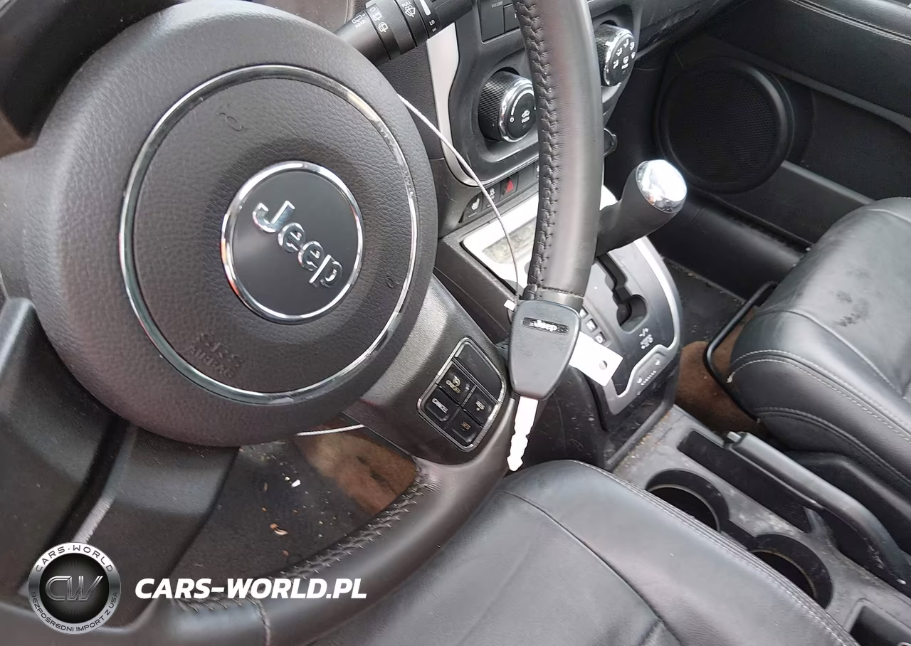 2014 Jeep Compass High Altitude VIN:1C4NJCEA1ED672719 - 11